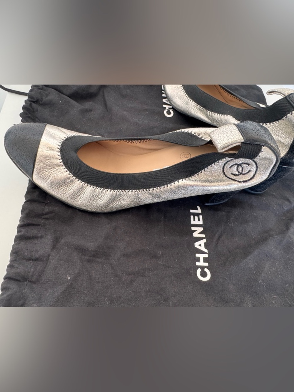 Chanel silver metallic leather elastic ballet pumps size 36.5C - Picture 5 of 10
